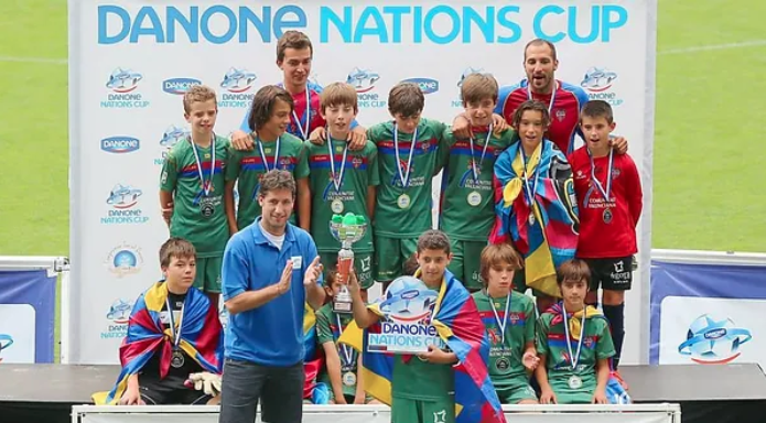 El equipo de UPAD colaboró en la Fase Final de la Danone Nations Cup celebrada en Barcelona, exactamente en la Ciutat Esportiva Dani Jarque y en el Estadio de Cornellà-El Prat