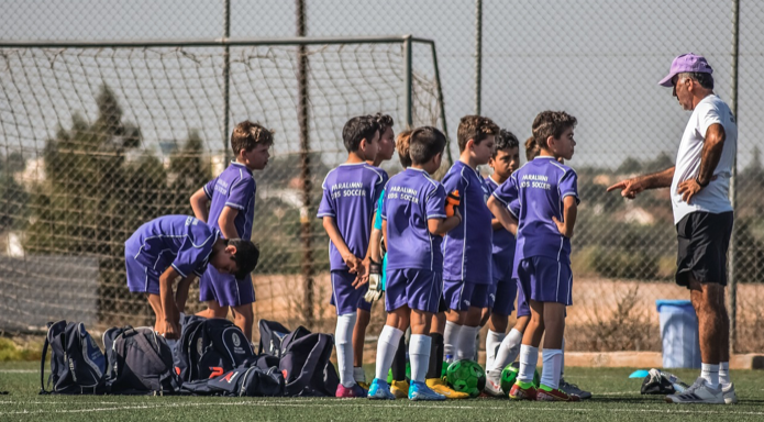 10 beneficios de los cursos de psicología deportiva para entrenadores de fútbol