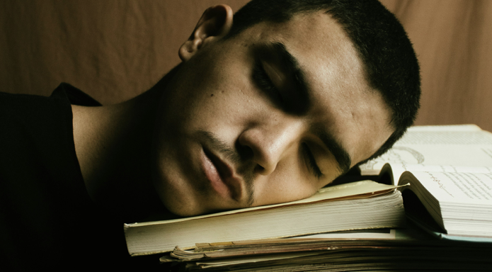 El poder del descanso: cómo el sueño influye en tu rendimiento en las oposiciones