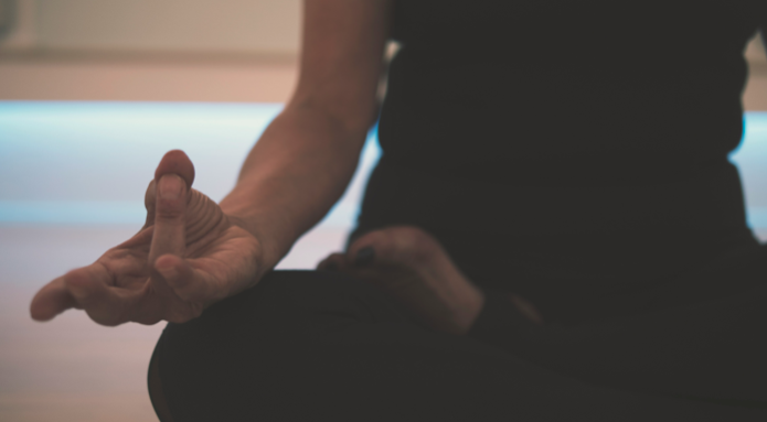 Mindfulness y meditación: cómo practicarlos para reducir el estrés y la ansiedad