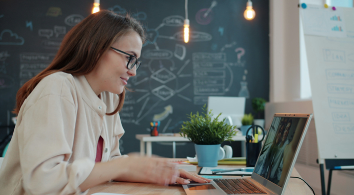 ¿Es mejor hacer coaching o terapia profesional online o presencial?
