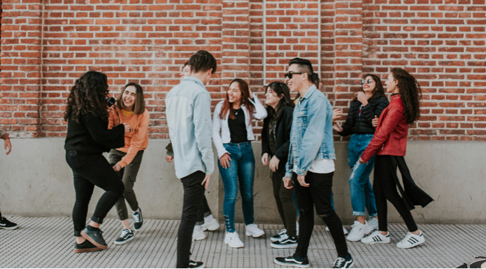 Habilidades sociales en adultos: cómo hacer amigos y ampliar tu círculo social con confianza y seguridad